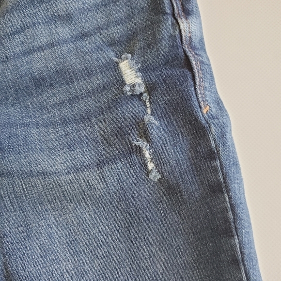 🟢7183 * Old Navy Rockstar Distressed Jeans Medium Wash Denim Size 4 - Picture 5 of 10
